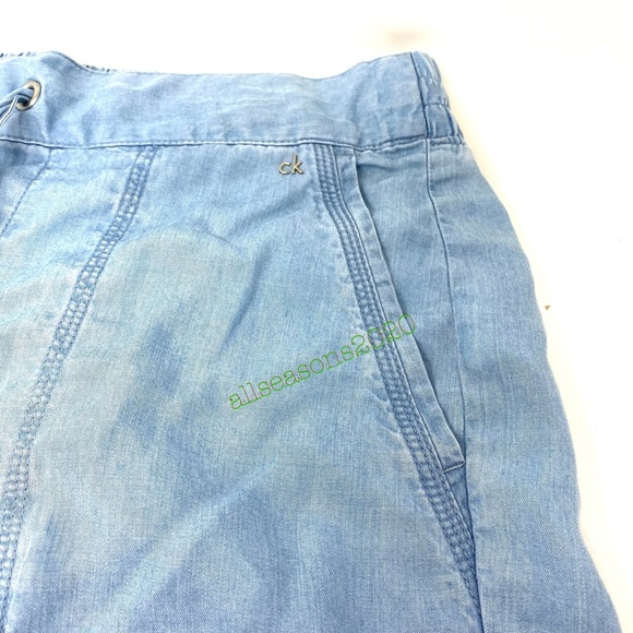 Calvin Klein CHAMBRAY DRAWSTRING UTILITY 4" SHORTS - Picture 4 of 10